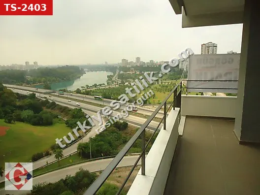 GÖRGÜN'DEN NEHİR MANZARALI 260M2 4+1 HAVUZLU OTOPARKLI LÜX DAİRE